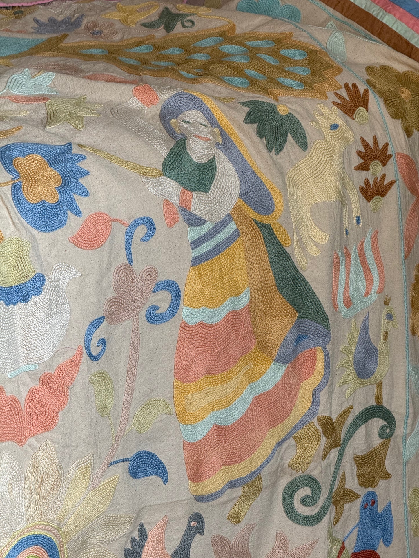 Folk  SUZANI ~ Heirloom Pastels