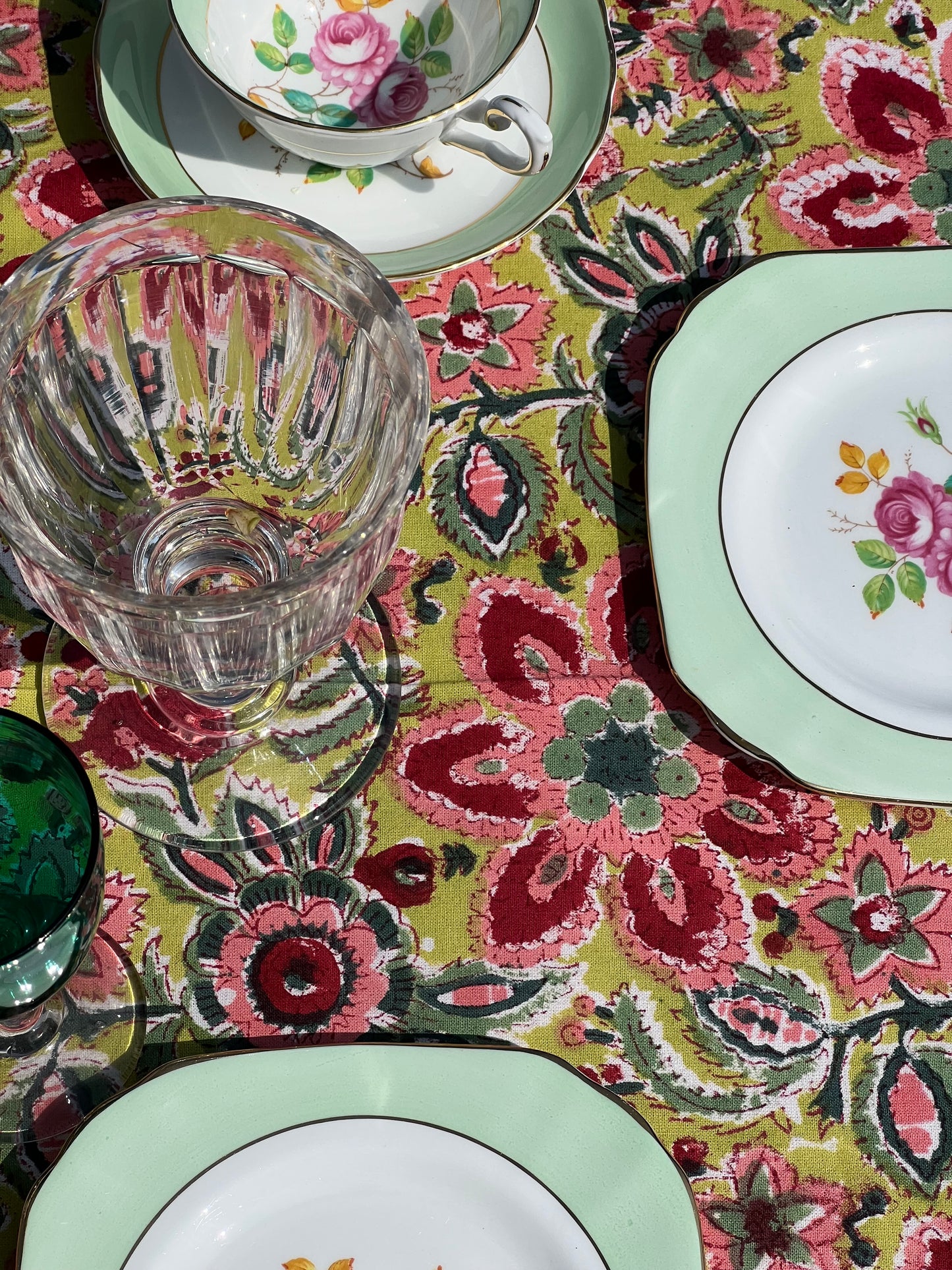 Table Linen ~ Large ~ Lime Floral