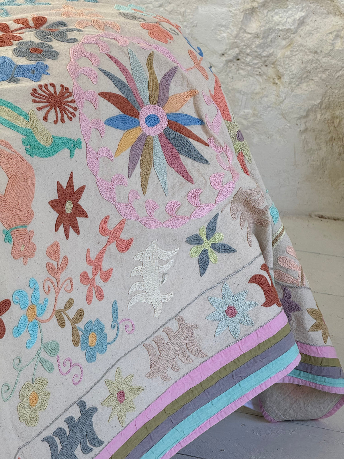 Folk  SUZANI ~ Heirloom Pastels