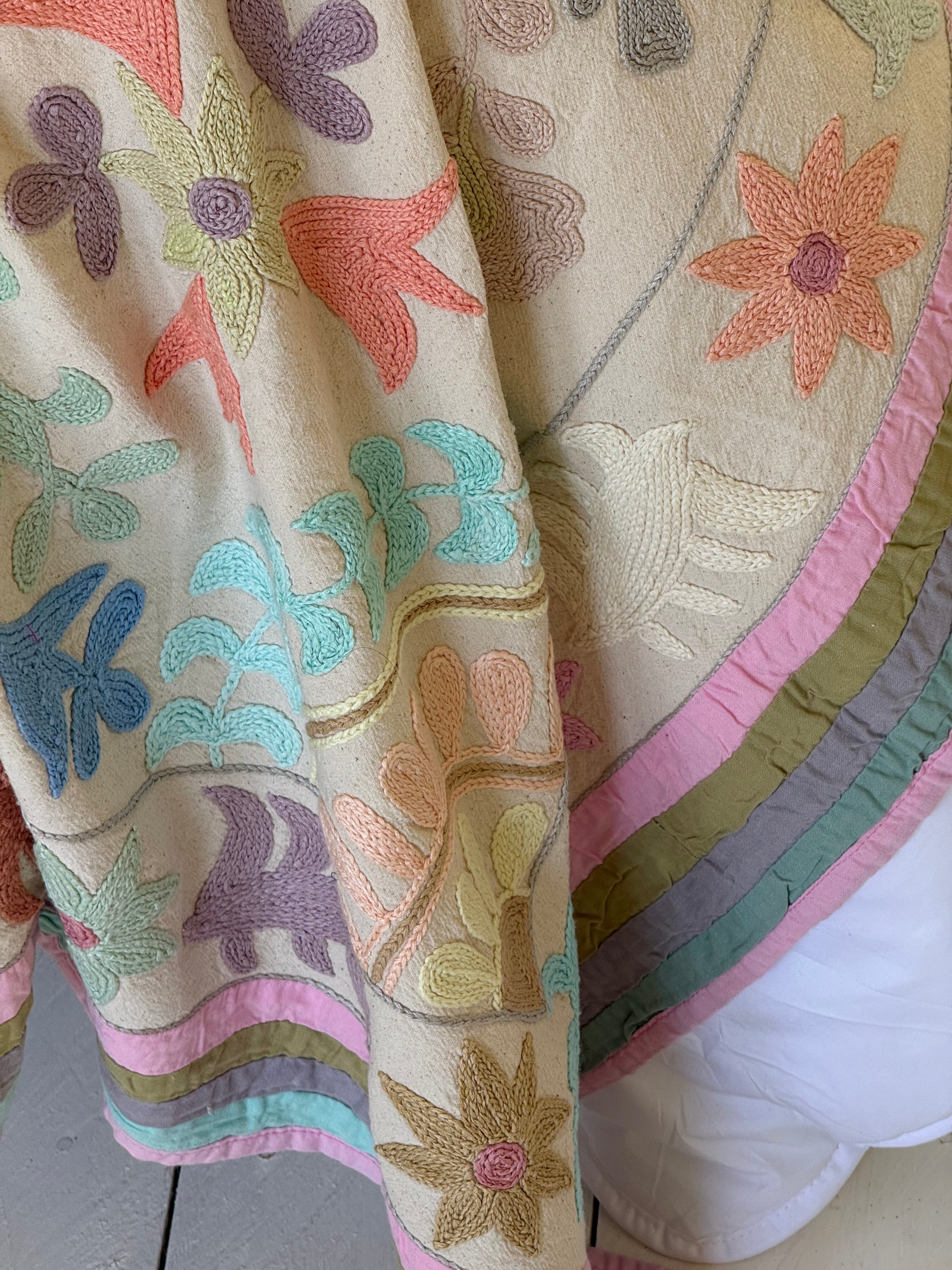 Folk  SUZANI ~ Heirloom Pastels